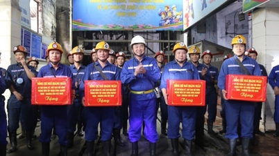 The Chairman of the Board of Directors of the Group visited and presented gifts to the staff and workers of Mong Duong Coal Joint Stock Company on the occasion of Workers' Month 2026.