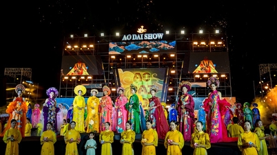 वियतनामी आओ दाई उत्सव मनाने के लिए अंतरराष्ट्रीय सौंदर्य अभिनेत्रियां दा नांग में एकत्रित हुईं।