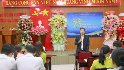 Departementet for industri og handel i Quang Ngai-provinsen arrangerte en feiring av 75-årsjubileet for den tradisjonelle dagen for industri- og handelssektoren.