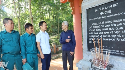 Mengenai tempat di mana Paman Ho meninggalkan jejak kakinya.