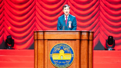 Discours du directeur de l'Université nationale du Vietnam à Hanoï lors de la cérémonie commémorant le 120e anniversaire de la fondation de l'Université nationale du Vietnam à Hanoï.