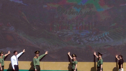 Upacara pembukaan besar festival "Untuk Perdamaian di Desa-desa" di Son La.