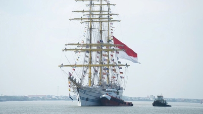 Największy indonezyjski żaglowiec w Azji Południowo-Wschodniej przypłynął do Ho Chi Minh.