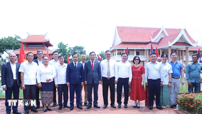 A jornada "Retornando às raízes, seguindo os passos do Presidente Ho Chi Minh" no Laos