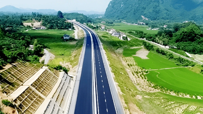 Batas waktu pembebasan lahan untuk jalan tol Hoa Binh - Moc Chau telah ditetapkan.