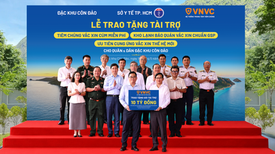 The people and soldiers of Con Dao Island gratefully received a meaningful sponsorship package from VNVC: free flu vaccinations for three consecutive years and a donation of a modern, internationally standardized vaccine storage facility.