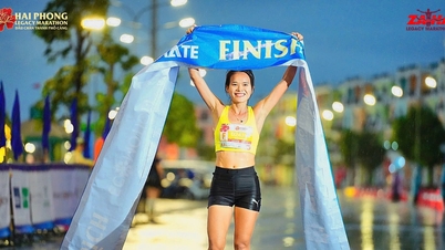 Hong Le ve Anh Khoi, çevre dostu yaşam mesajını yayarak Hai Phong Miras Maratonu 2026'yı kazandı.