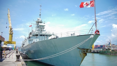 Royal Canadian Navy ship pays friendly visit to Da Nang city.