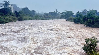 Heavy rain causes localized flooding in Quang Ninh.