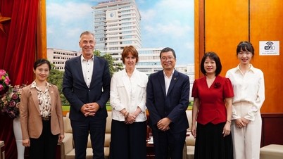 L'UNIVERSITÉ DE DROIT DE HANOI ACCUEILLE ET COLLABORE AVEC DES EXPERTS DE L'IRZ (RÉPUBLIQUE FÉDÉRALE D'ALLEMAGNE) ET ORGANISE UNE CONFÉRENCE SUR LE DROIT ADMINISTRATIF
