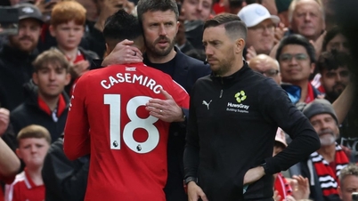 Casemiro se dojemně loučí s Old Trafford, Bruno Fernandes stanovil historický milník.