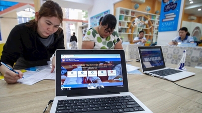 Cidade de Ho Chi Minh: Garantir que 100% dos funcionários, servidores públicos e empregados do setor público sejam proficientes no uso de plataformas digitais.