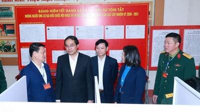 Pengundi di wilayah Thai Nguyen dengan penuh semangat menyertai hari pilihan raya.