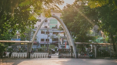 The fact that the Parabolic Gate of the Polytechnic University may be located in an area slated for demolition is causing regret among many.