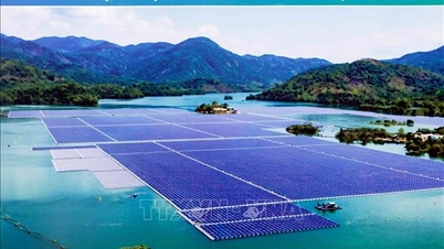 Động thổ dự án điện mặt trời nổi lòng hồ thủy điện Sơn La