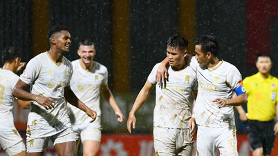Hanoi FC unleashed a barrage of goals in a 'waterlogged' match at the PVF-CAND stadium.