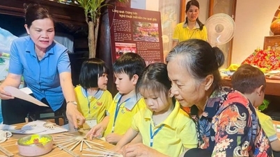 Ambachtslieden uit Hanoi geven een impuls aan het ervaringsgerichte toerisme in traditionele ambachtsdorpen.
