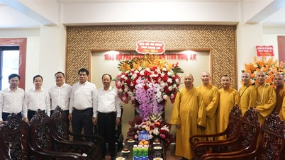 Bui Thanh An, ständige vice ordförande för den provinsiella folkkommittén, gratulerade den provinsiella buddhistföreningens styrelse med anledning av Buddhas födelsedagsfirande 2026.
