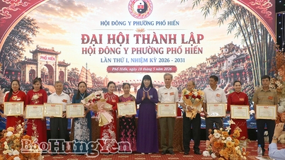 Premier congrès visant à établir l'Association de médecine traditionnelle du quartier de Pho Hien