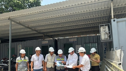 מחלקת החינוך וההכשרה של הו צ'י מין סיטי מדברת על "הנקודה החמה" של מחסור בבתי ספר ובמורים.