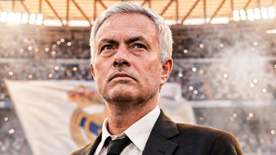 HLV Mourinho hoàn tất thỏa thuận dẫn Real Madrid