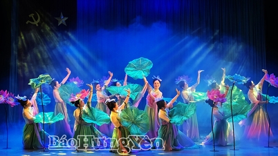 Le théâtre Hung Yen Cheo présente son programme de spectacles musicaux et de danse.