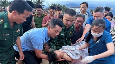 การช่วยเหลือเด็กที่กำลังจมน้ำขณะว่ายน้ำในทะเลได้อย่างทันท่วงที