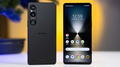 ソニーは、長年にわたり保守的なデザインだと批判されてきたXperia 1を「刷新」した。