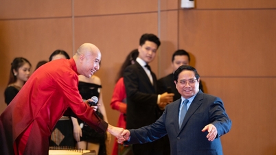 Konduktor Dong Quang Vinh menceritakan sebuah panggilan telepon yang mengejutkan dari mantan Perdana Menteri Pham Minh Chinh.