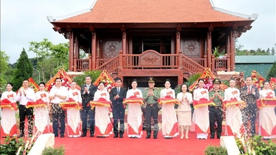 សម្ពោធ​ទីតាំង​ប្រវត្តិសាស្ត្រ និង​បើក​ពិធីបុណ្យ​ដាំ​ដើមឈើ​រំលឹក​វិញ្ញាណក្ខន្ធ​លោកប្រធាន​ហូជីមិញ។