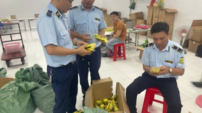 កម្លាំង​គ្រប់គ្រង​ផ្សារ​បាន​ចុះ​ត្រួតពិនិត្យ និង​រក​ឃើញ​ទីតាំង​មួយ​ដែល​ផលិត​ប្រេង​ឱសថ​ក្លែងក្លាយ​ក្នុង​បរិមាណ​ច្រើន ដែល​មាន​ស្លាក​យីហោ​ក្លែងក្លាយ។