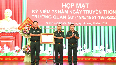 A Escola Militar do Comando da Cidade de Ho Chi Minh celebra seu 75º aniversário.