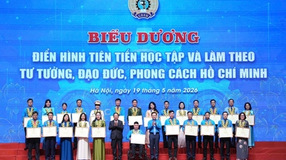 Serikat pekerja tersebut memberikan penghargaan kepada 131 individu teladan atas prestasi mereka dalam mempelajari dan mengikuti ideologi, etika, dan gaya hidup Ho Chi Minh.