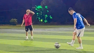 鉄鋼労働者、医師、仕立て屋たちが集まり、労働組合主催のトーナメントでプレーする。