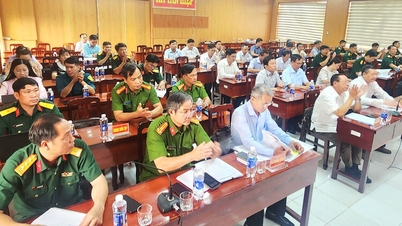Latihan pegawai yang mengambil bahagian dalam latihan tempur komune Tan Hiep di zon pertahanan 2026.