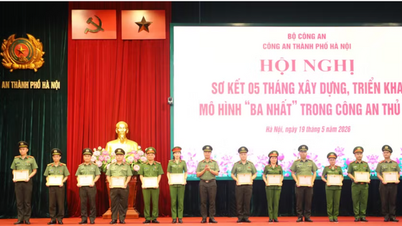Polis Hanoi sedang melaksanakan 1,069 model "Tiga Terbaik" di peringkat akar umbi.