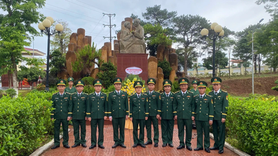 Lực lượng Công an và Bộ đội Biên phòng tỉnh Gia Lai dâng hoa tưởng niệm Chủ tịch Hồ Chí Minh