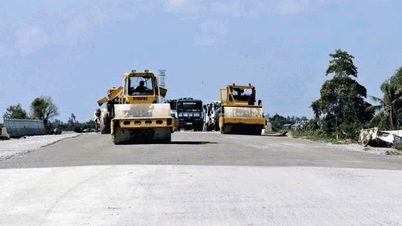 Wilayah An Giang mengeluarkan amaran kepada kontraktor kerana kemajuan perlahan di jalan pesisir pantai Hon Dat - Kien Luong.