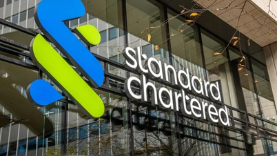 Standard Chartered kvůli umělé inteligenci propustila tisíce zaměstnanců.