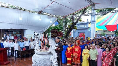 Tay Ho Ward organizuje ceremonię upamiętniającą 998. rocznicę Przysięgi Wierności i Synowskiego Oddania w Świątyni Dong Co.