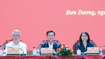 Delegace č. 3 Lidové rady provincie Lam Dong se setkala s voliči v obcích Don Duong a Quang Lap.