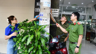 As autoridades da cidade de Ho Chi Minh estão instando os moradores a removerem anúncios ilegais.