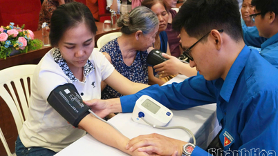 El Hospital General de Ninh Thuan pone en marcha el programa "Medición de la presión arterial en mayo".