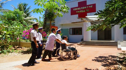 The Truong Sa Medical Center receives and treats fishermen.