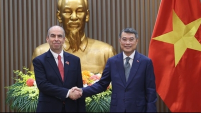 Thủ tướng Chính phủ Lê Minh Hưng tiếp Đại sứ Cuba tại Việt Nam Rogelio Polanco Fuentes