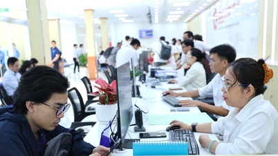 Le président de la ville d'Hô Chi Minh-Ville : 100 % des conditions commerciales inutiles doivent être éliminées avant le 1er juin.