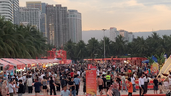 "Da Nang'ın kendine özgü yemekleri, yaz seyahat sezonunda turistleri bu sahil kentine çekiyor."