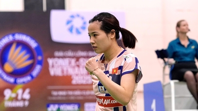 Nguyen Thuy Linh menampilkan comeback yang spektakuler, mengalahkan pemain peringkat 33 dunia di turnamen bulu tangkis Malaysia Masters.