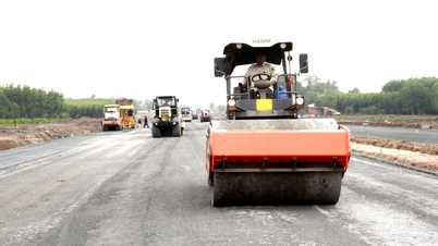 Accelerate construction of roads 25B and 25C connecting to Long Thanh Airport.