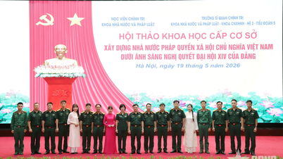 Seminář o budování socialistického právního státu ve Vietnamu s ohledem na usnesení 14. celostátního sjezdu strany.